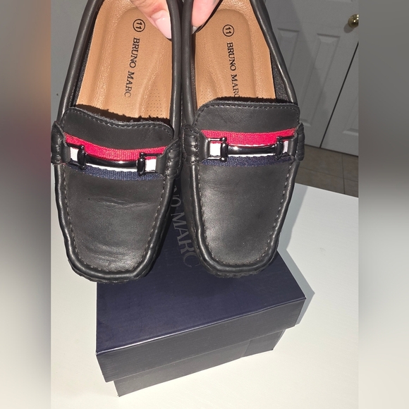 Kids Moccasins | Bruno Marc | 11C Black Moccasins with Red Accent - Picture 5 of 9